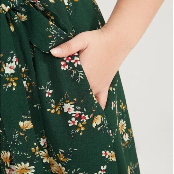 NWT BloomChic green cold shoulder dress 12/ L - Picture 3 of 11